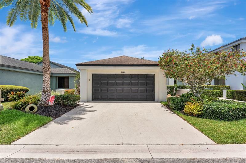Property Photo: 1931 NW 34th Ave FL 33066