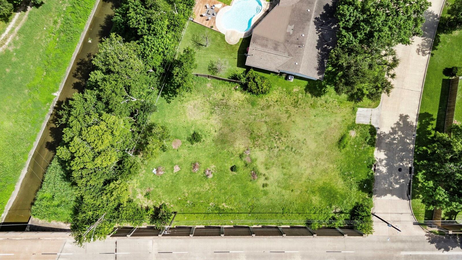 Property Photo:  9422 Cliffwood Drive  TX 77096 