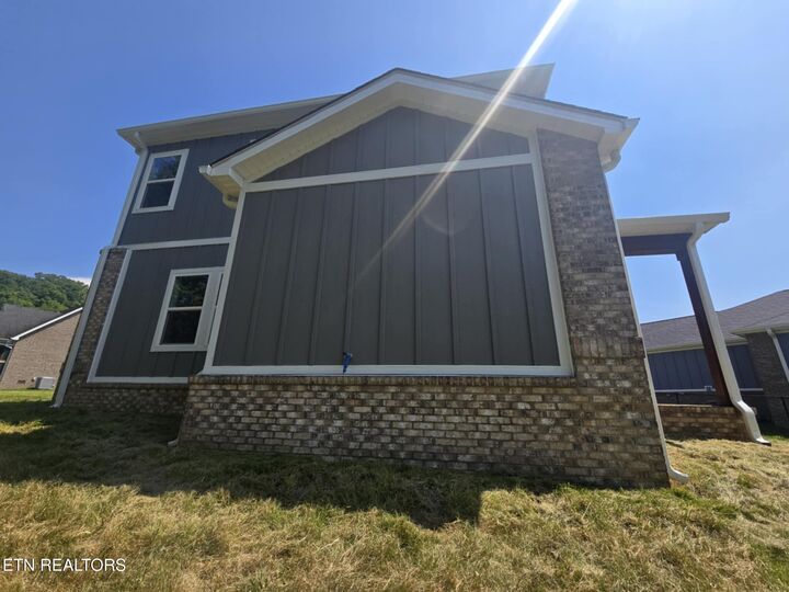 Property Photo: 1846 Topsail Court TN 37664