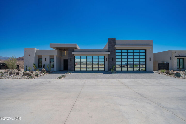 2556 Flat Irons Ln  Lake Havasu City AZ 86403 photo