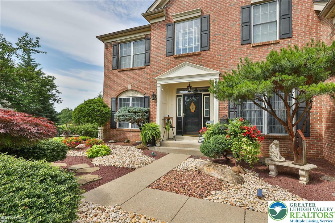 Property Photo: 5331 Greenbriar Drive PA 18017