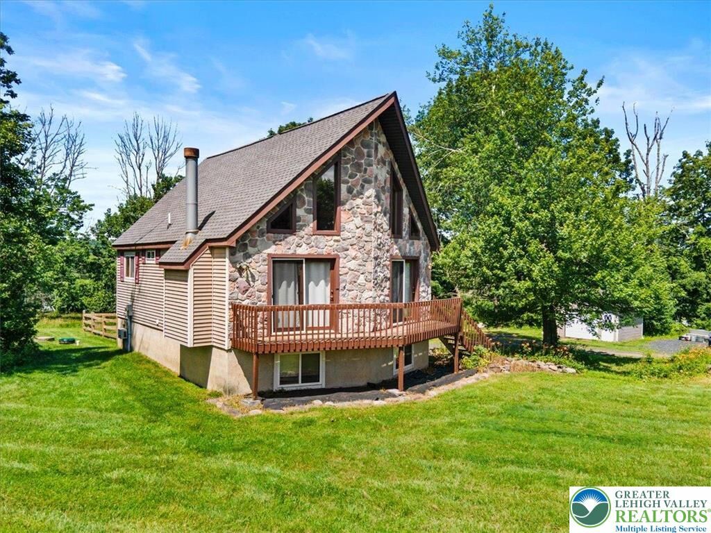 Property Photo: 116 Jennifer Drive PA 18354