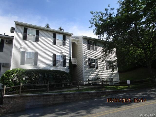 Property Photo:  28 Lexington Hill 6  NY 10926 