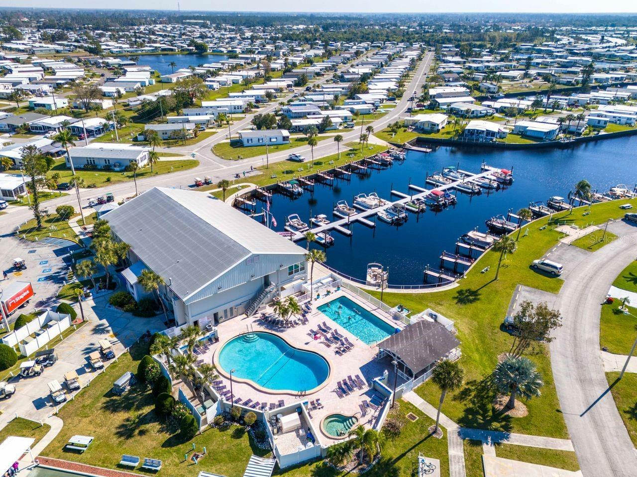 Property Photo: 749 Riverview Circle FL 34287