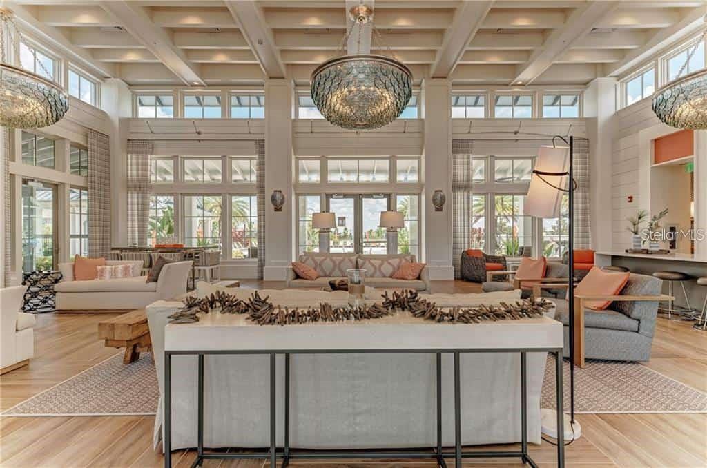 Property Photo: 2520 Avolet Court FL 34211