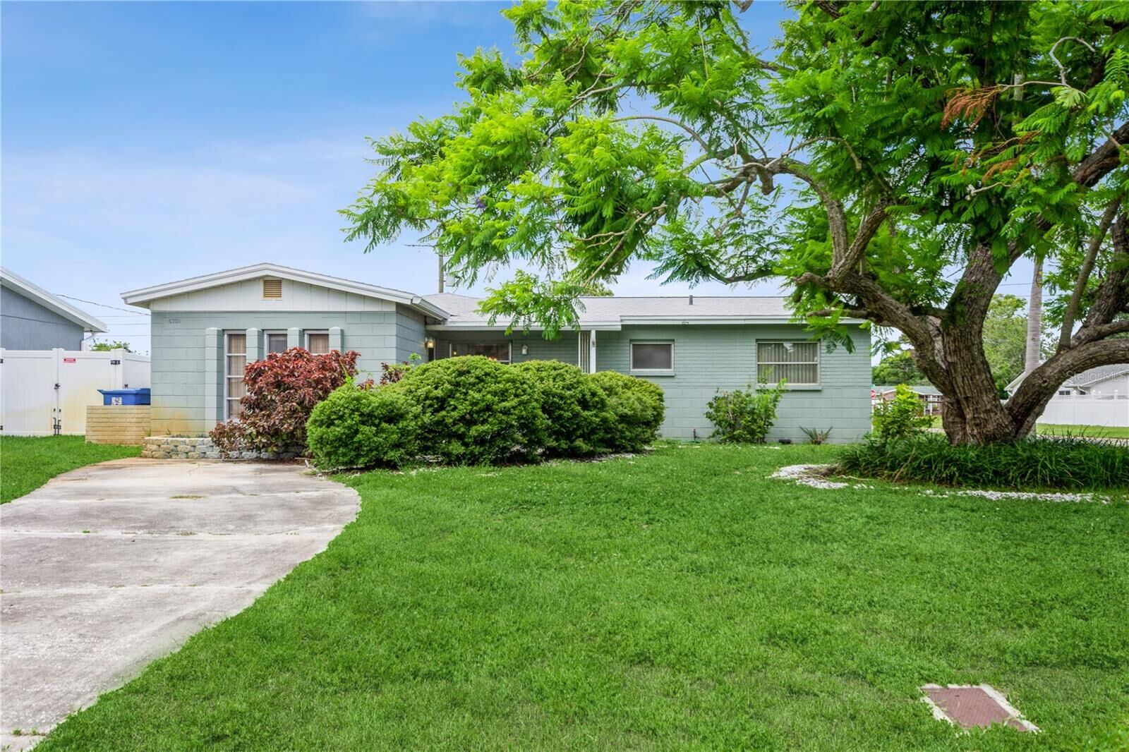 Property Photo: 5701 14th Avenue N FL 33710