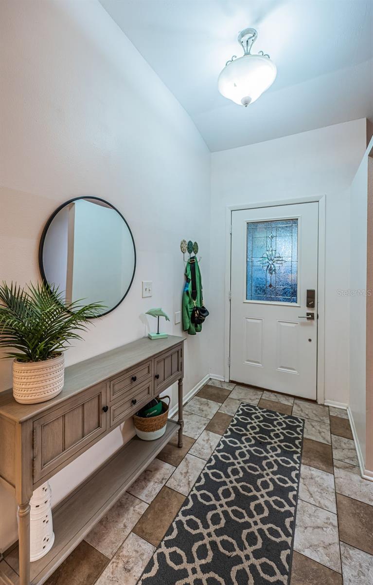 Property Photo: 878 Franklin Cir FL 34683
