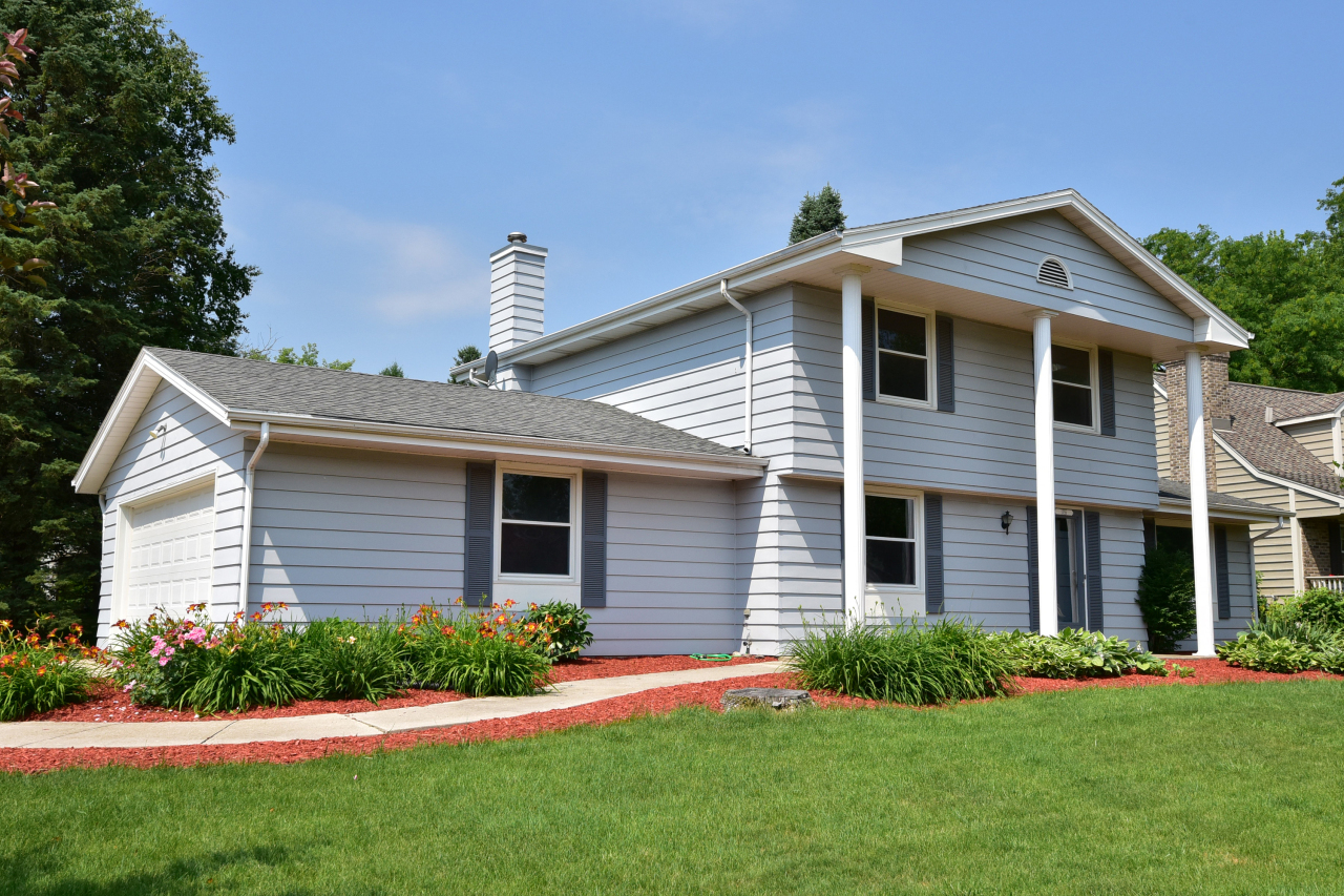 Property Photo: 1755 Linden St WI 53024