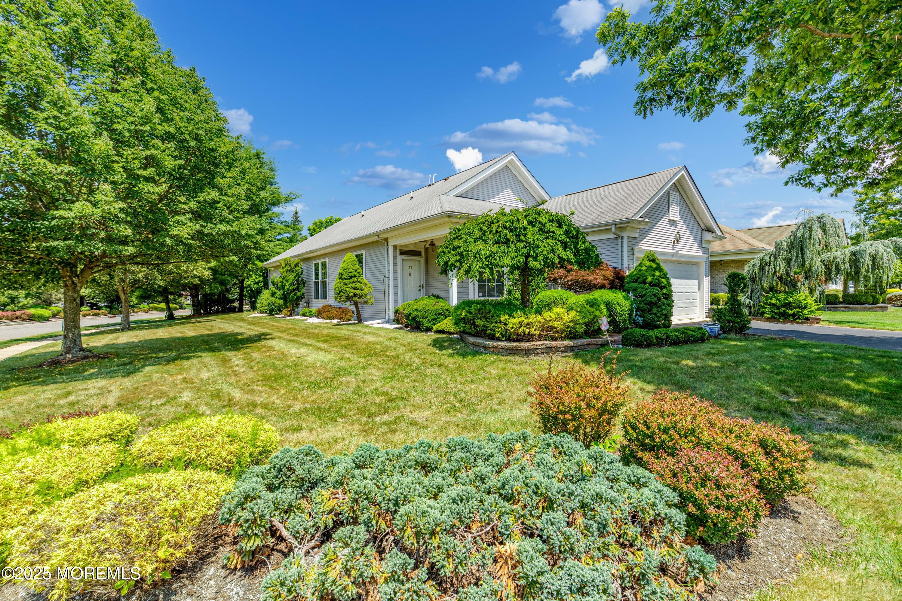 Property Photo: 32 Waltham Way NJ 08527