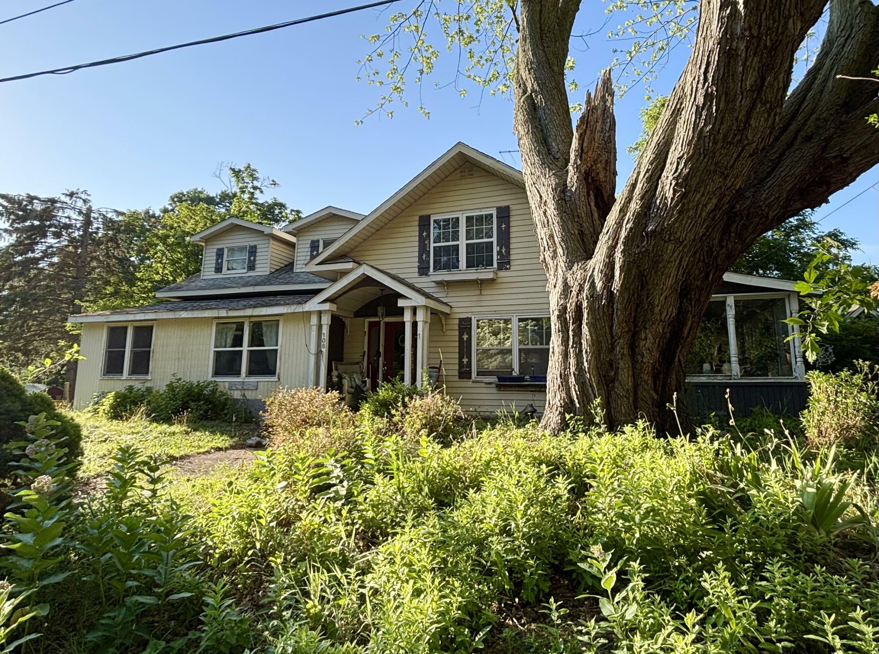 Property Photo: 108 S Union Street MI 49406