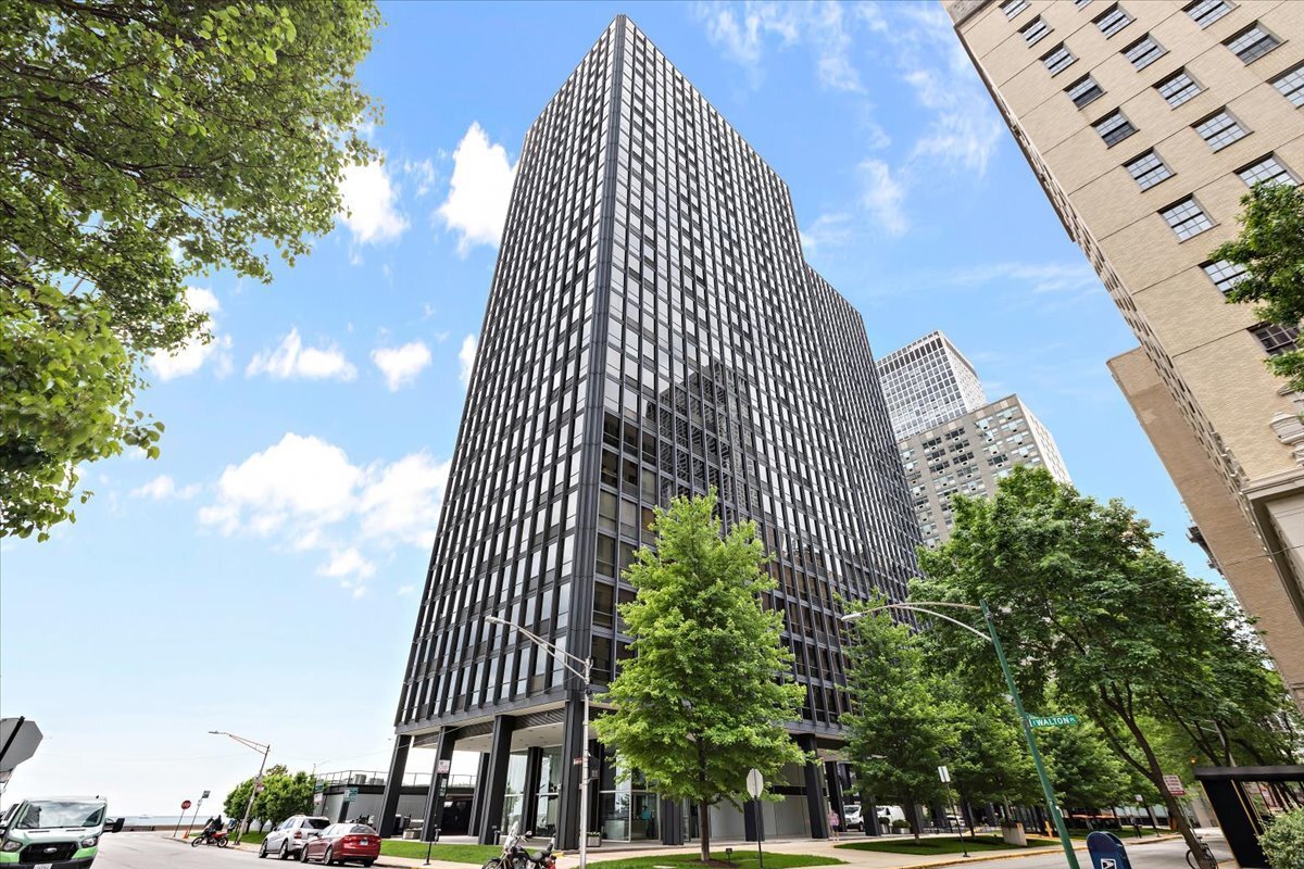 Property Photo: 910 N Lake Shore Drive 1615 IL 60611