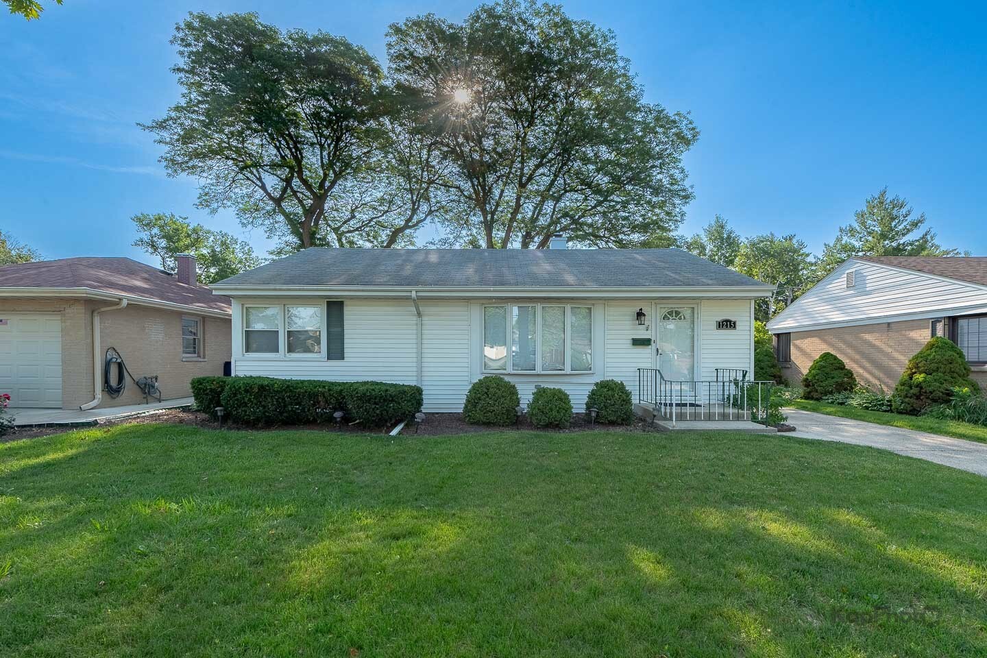 Property Photo: 1215 Webster Lane IL 60018