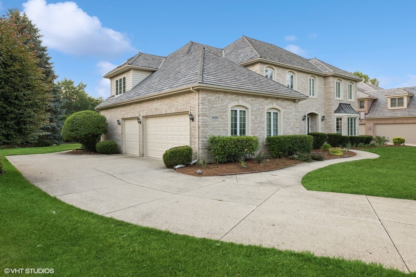 Property Photo: 1600 Elderberry Drive IL 60048