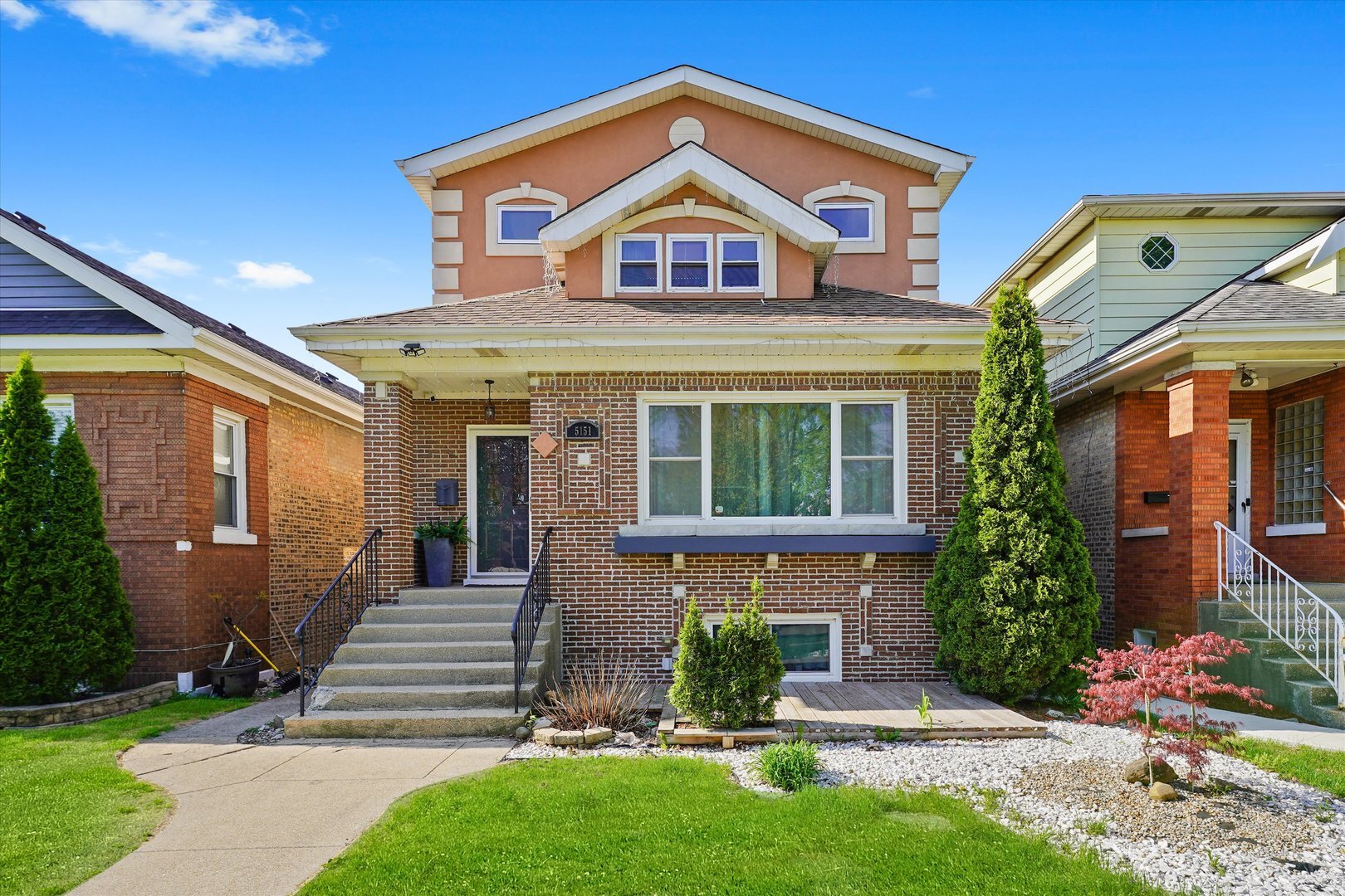 5151 W Fletcher Street  Chicago IL 60641 photo