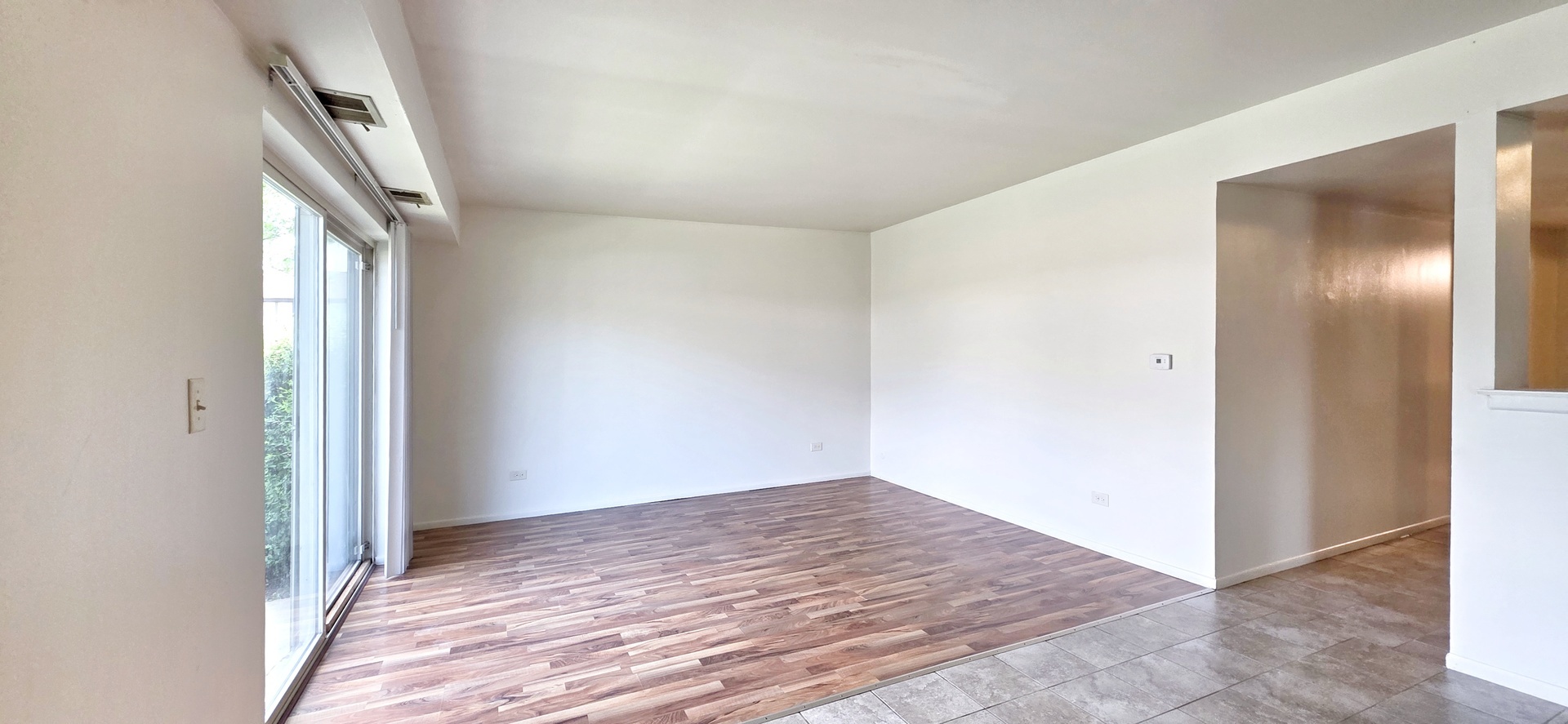Property Photo: 3223 W Lake Avenue 1C IL 60026