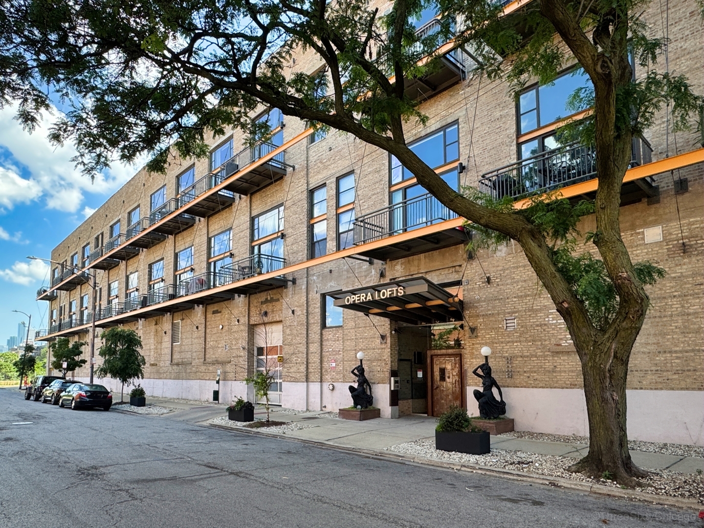 Property Photo: 2545 S Dearborn Street 405 IL 60616