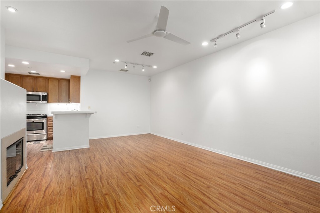 Property Photo: 127 Jadestone CA 92603
