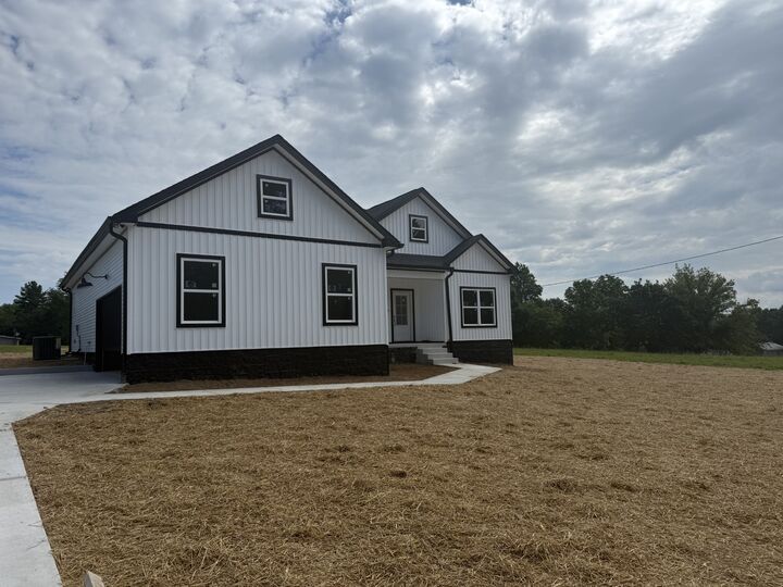 Property Photo:  431 Salem Rd  TN 37110 