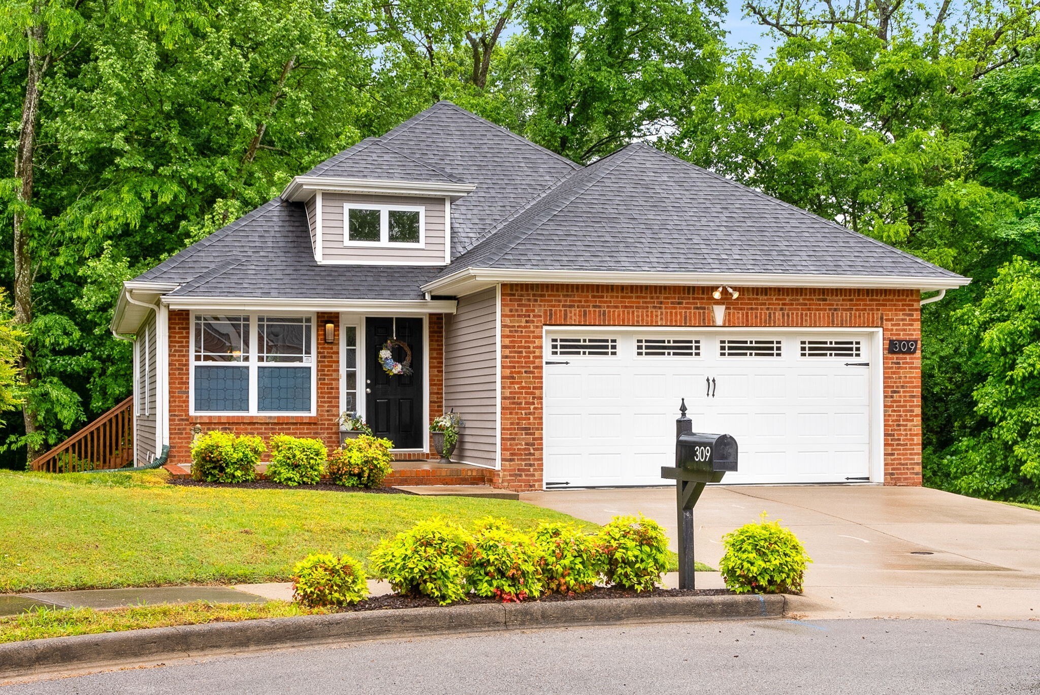 Property Photo: 309 Birdsong Trce TN 37040