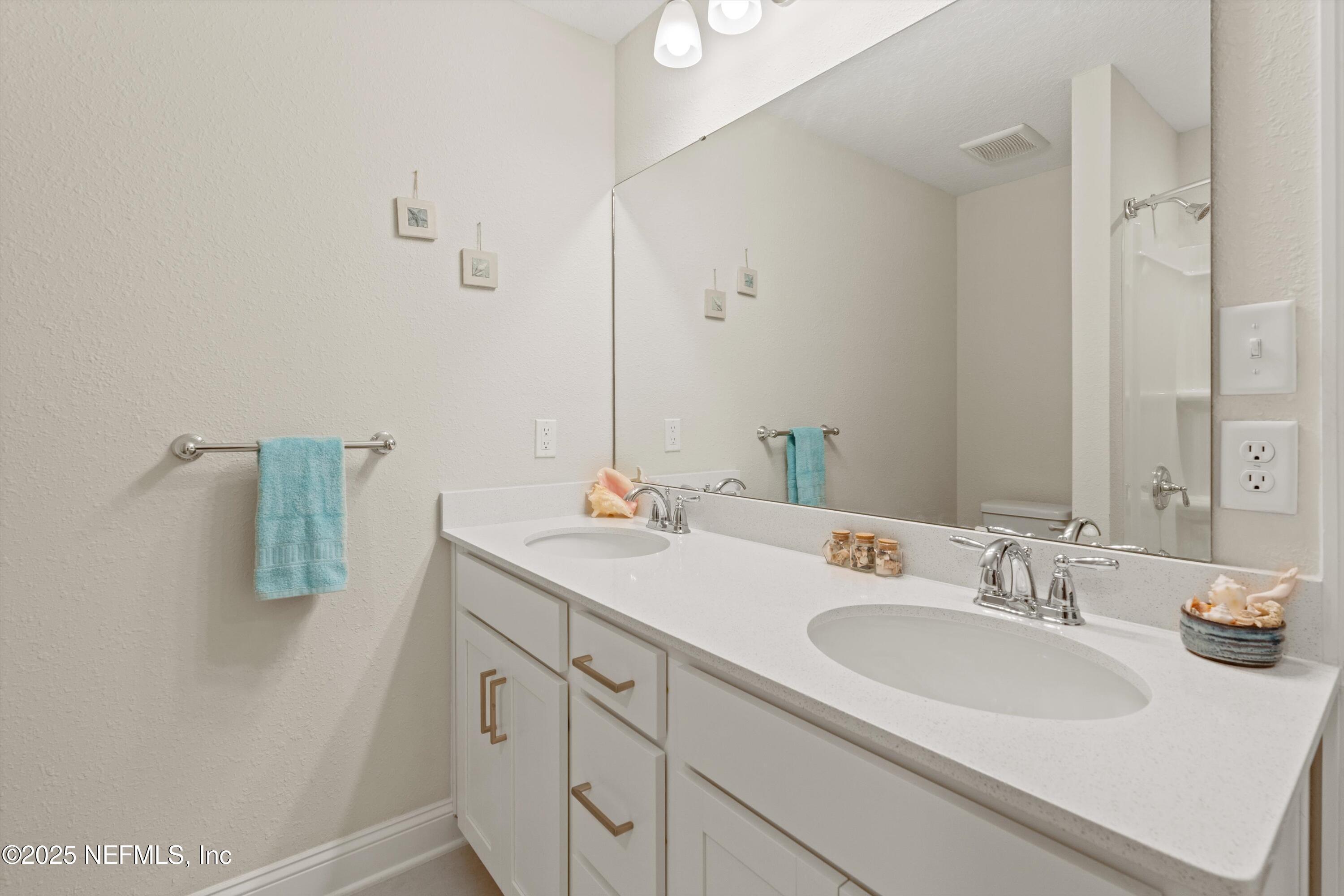 Property Photo: 11990 Cabana Road FL 32256