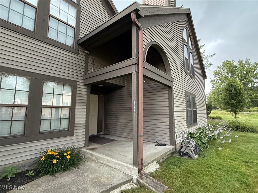 3811 Northwoods Court NE 2  Warren OH 44483 photo