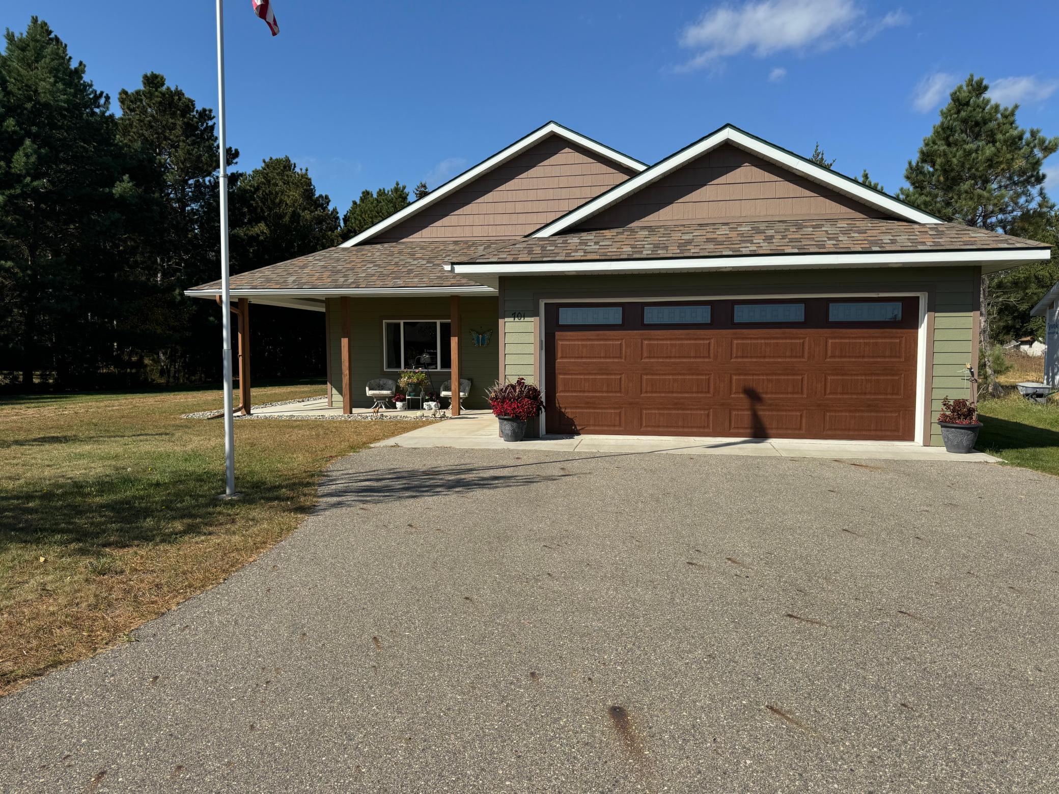 Property Photo:  701 Eastern Avenue N  MN 56470 