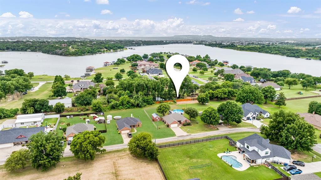 Property Photo: 706 Janis Street TX 76049