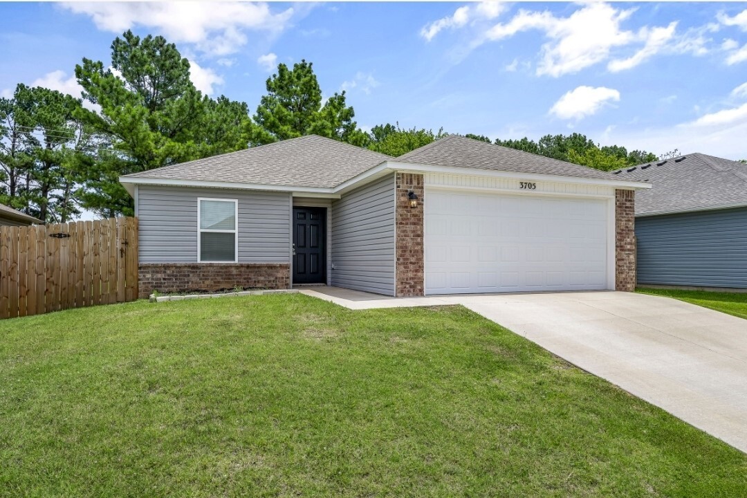 3705 S 1st Place  Rogers AR 72758 photo