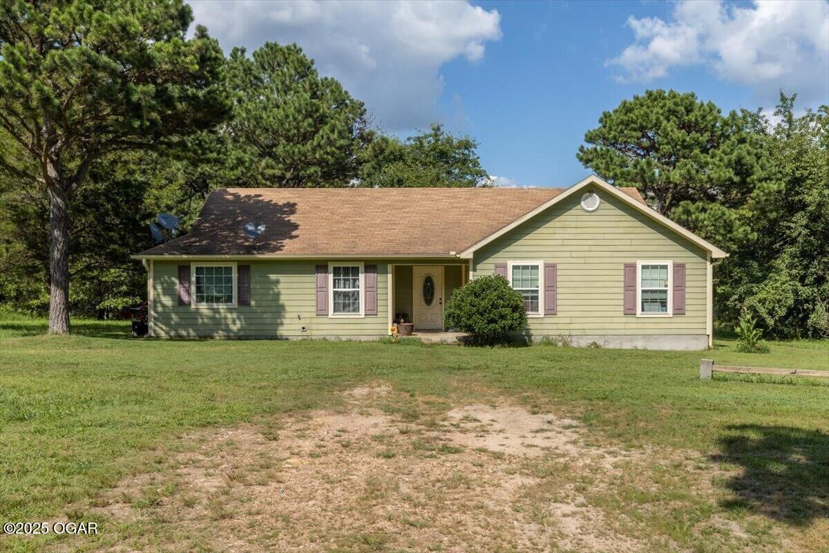 Property Photo:  48904 County Road 642  OK 74346 