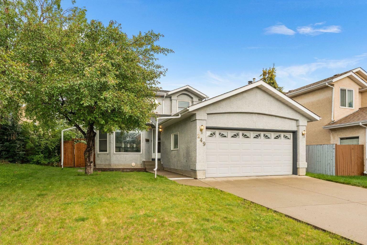 Property Photo: 249 Applewood Place SE AB T2A 7M9