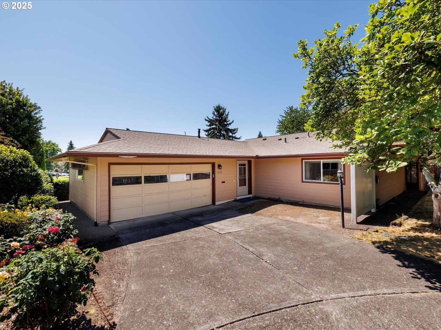 Property Photo: 11750 SW King George Dr OR 97224