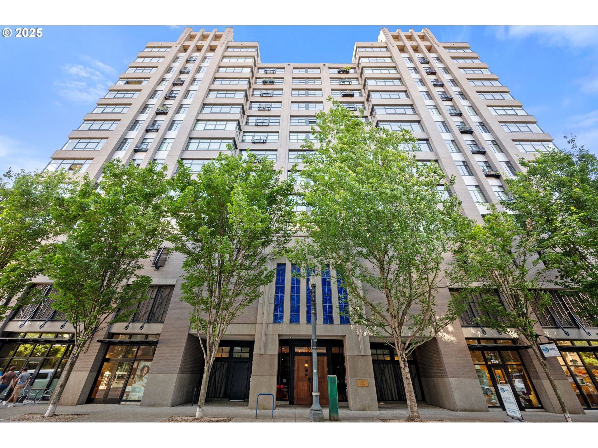 Property Photo: 333 NW 9th Ave 411 OR 97209