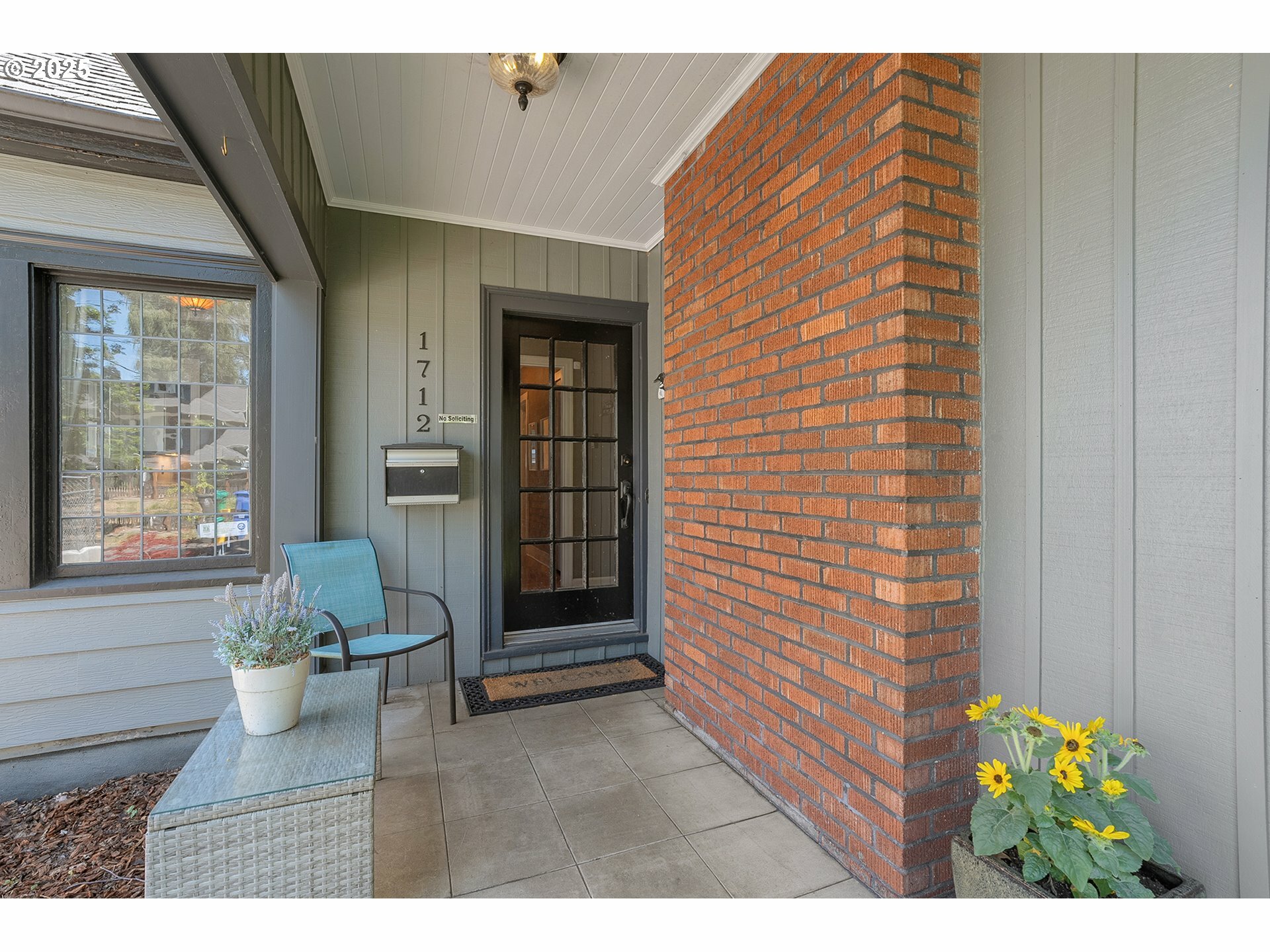 Property Photo:  1712 SE 38th Ave  OR 97214 