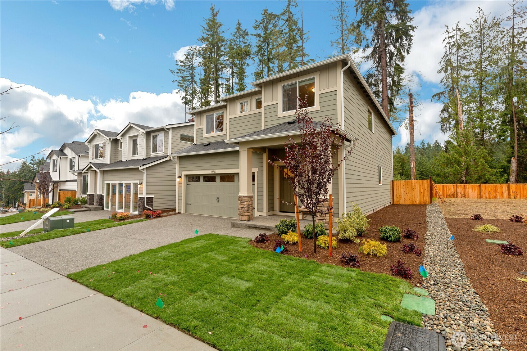 Property Photo: 13701 60th Avenue E WA 98026