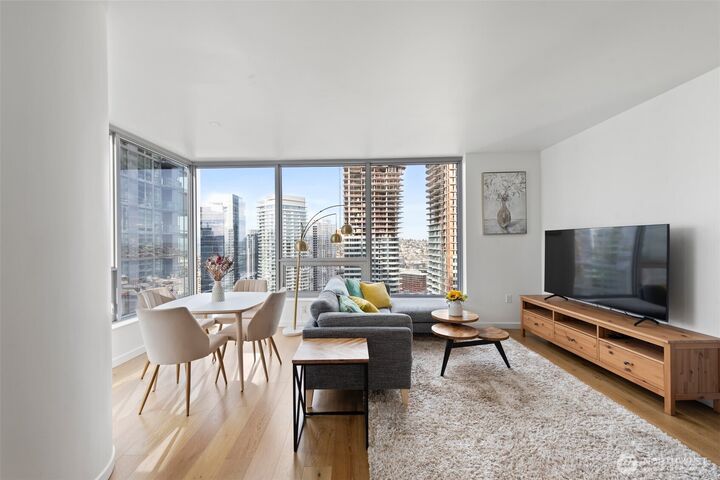 Property Photo: 1808 Minor Avenue 3105 WA 98101