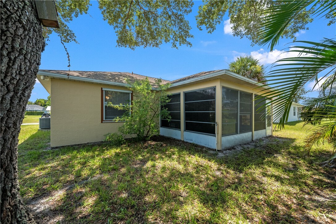 Property Photo: 1020 Seamist Lane FL 32958