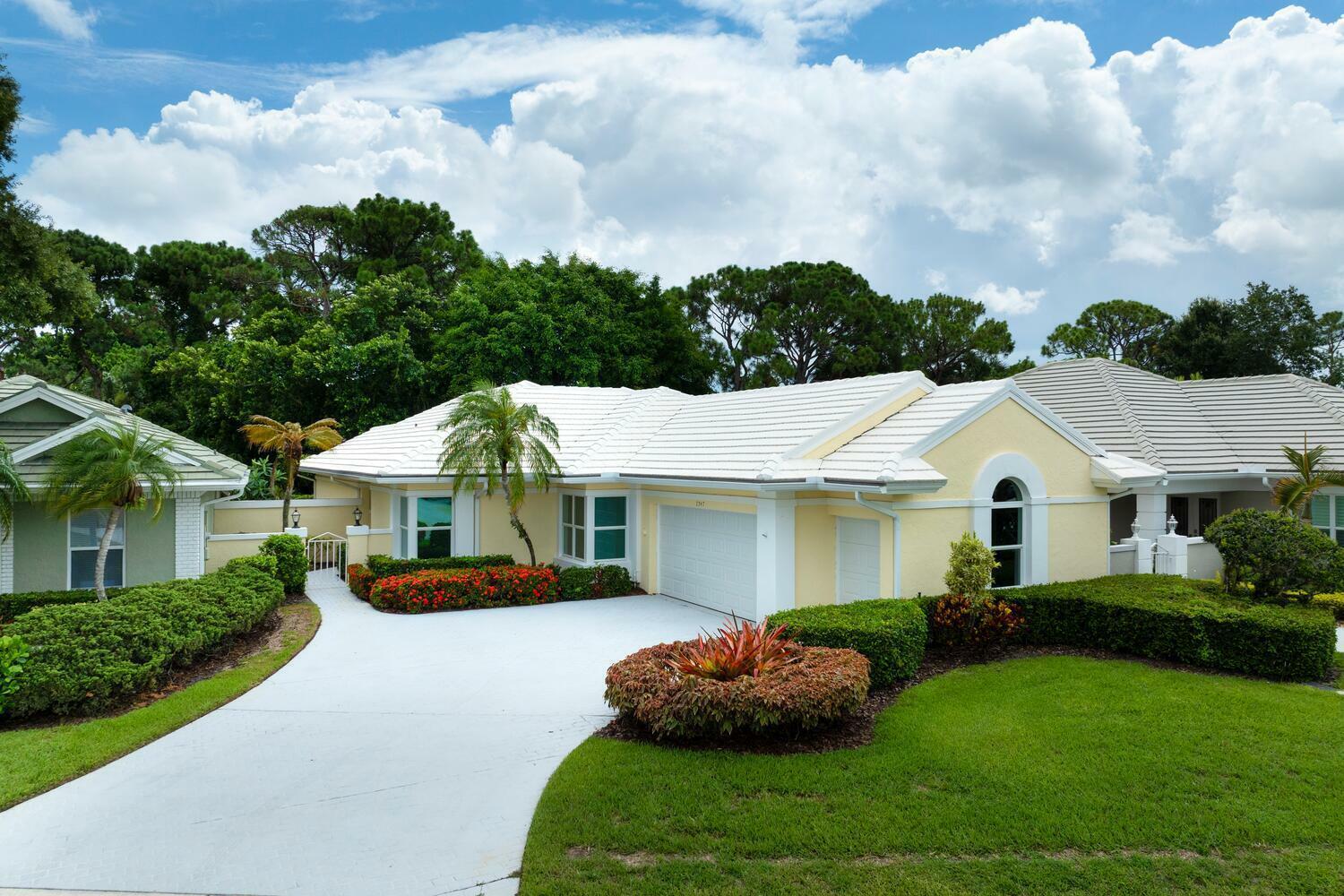 Property Photo:  2347 SW Brookwood Lane  FL 34990 