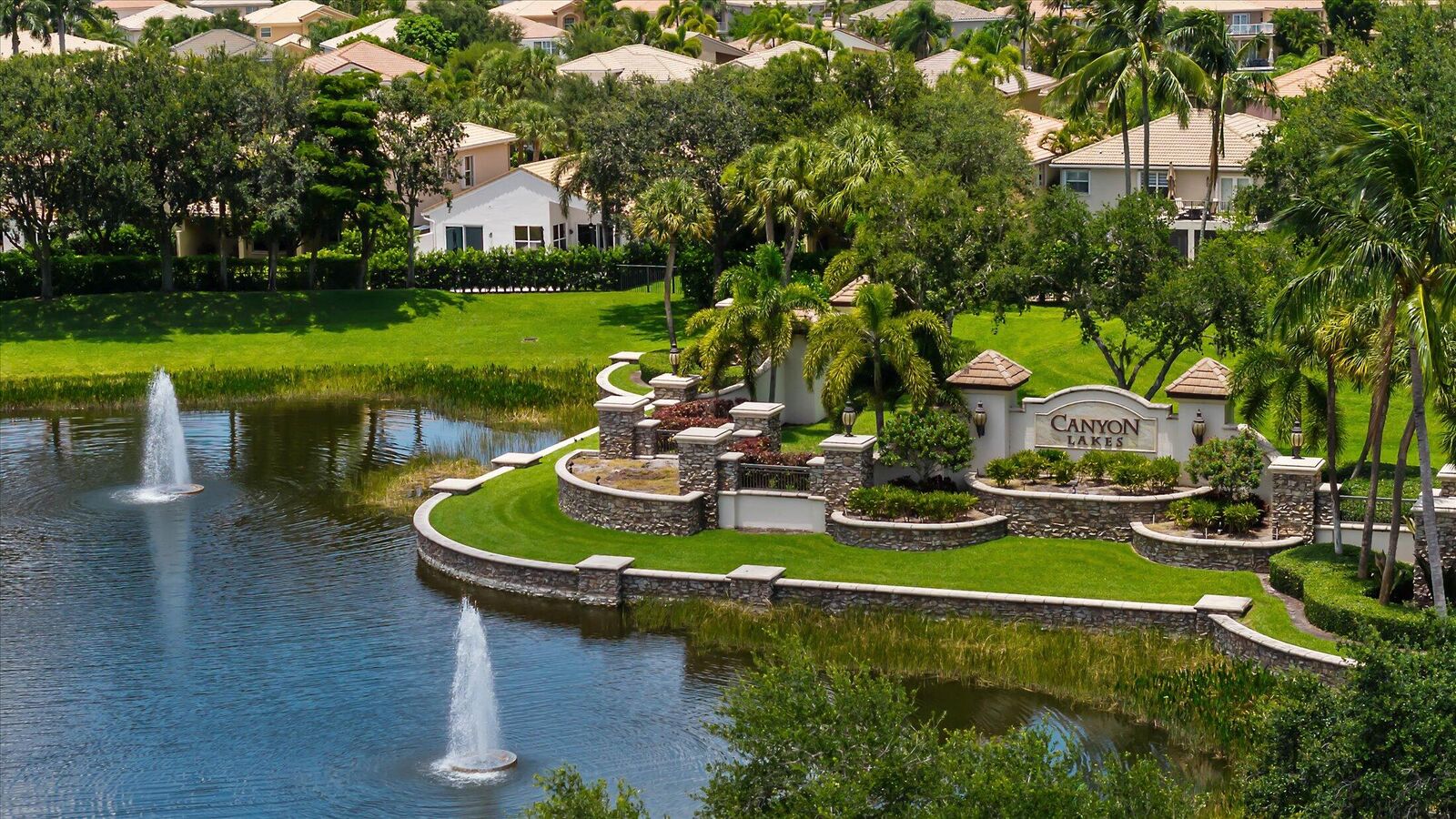 Property Photo:  8882 Hidden Acres Drive  FL 33473 