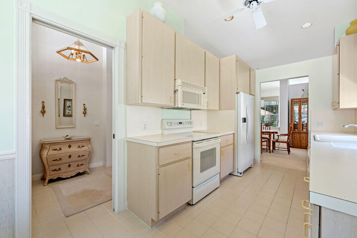 Property Photo: 109 S Hampton Drive FL 33458