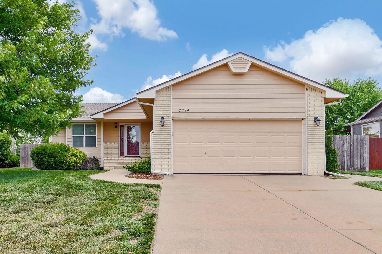 Property Photo: 2914 E Kite KS 67219