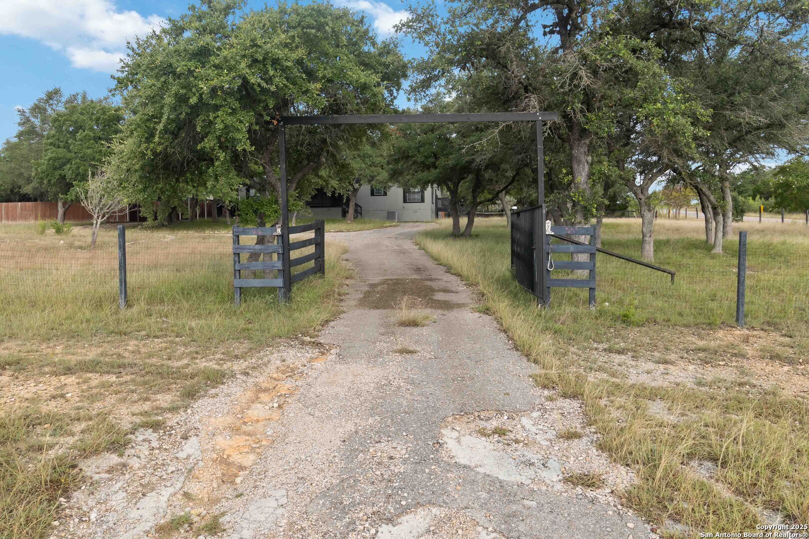 279 Ute  Bandera TX 78003 photo