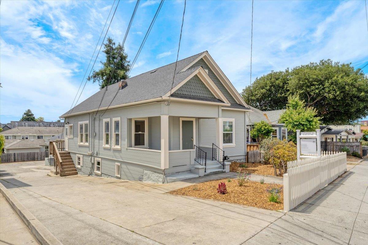 412- 412.5 Broadway  Santa Cruz CA 95060 photo