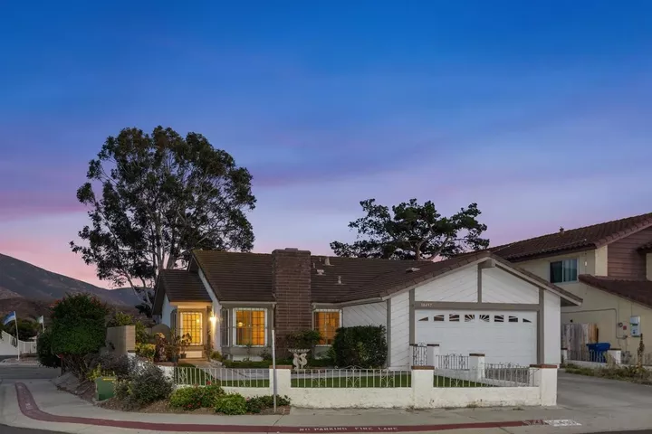 Property Photo: 10497 Moorpark St CA 91978