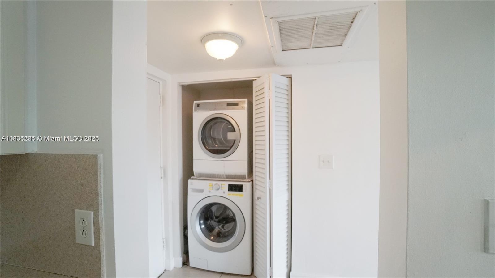 Property Photo: 8100 Geneva Ct 343 FL 33166
