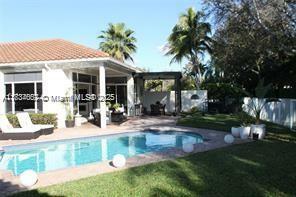 Property Photo: 2524 Bay Pointe Ct FL 33327
