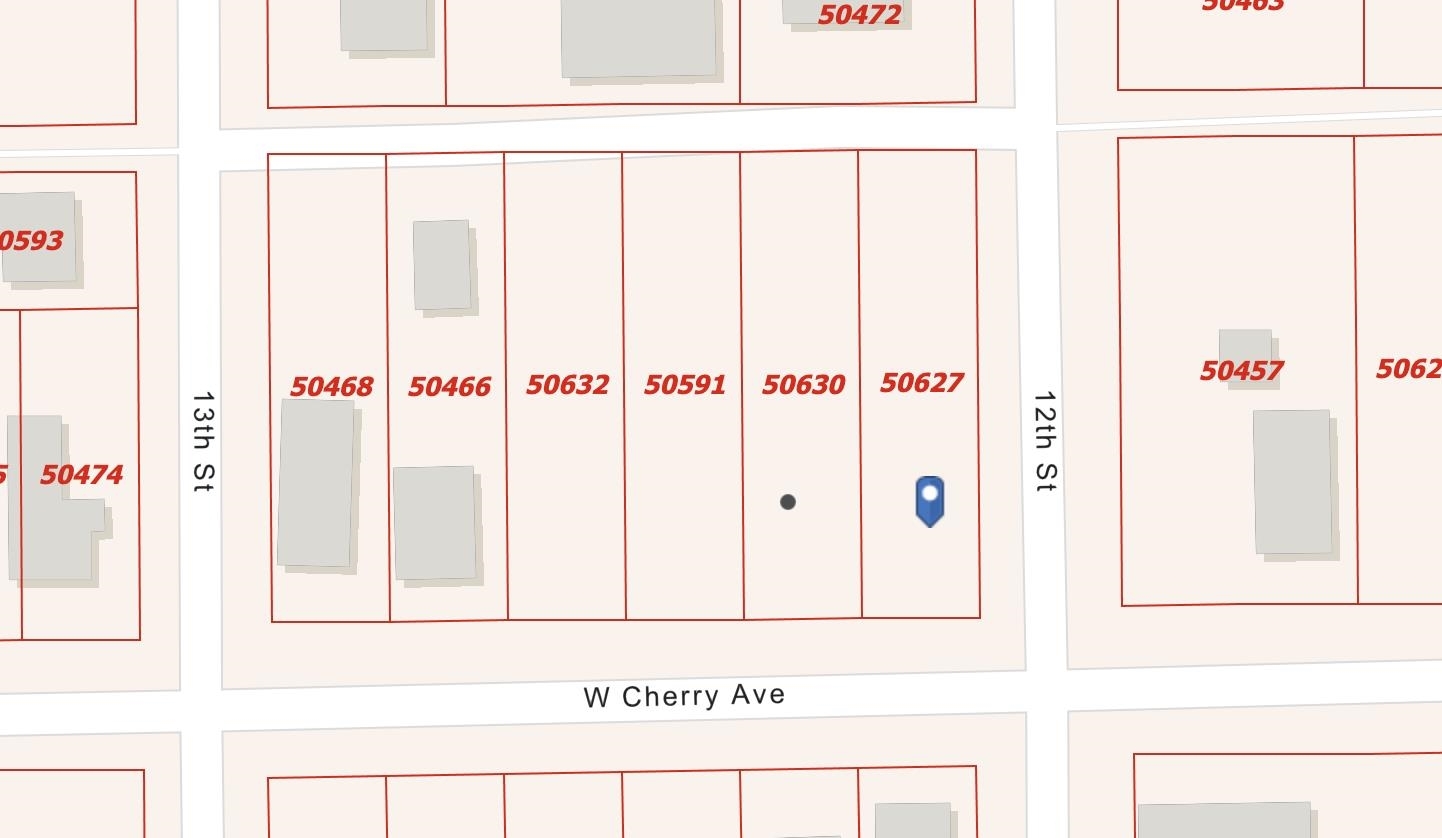 Property Photo: 1302 W Cherry TX 77630