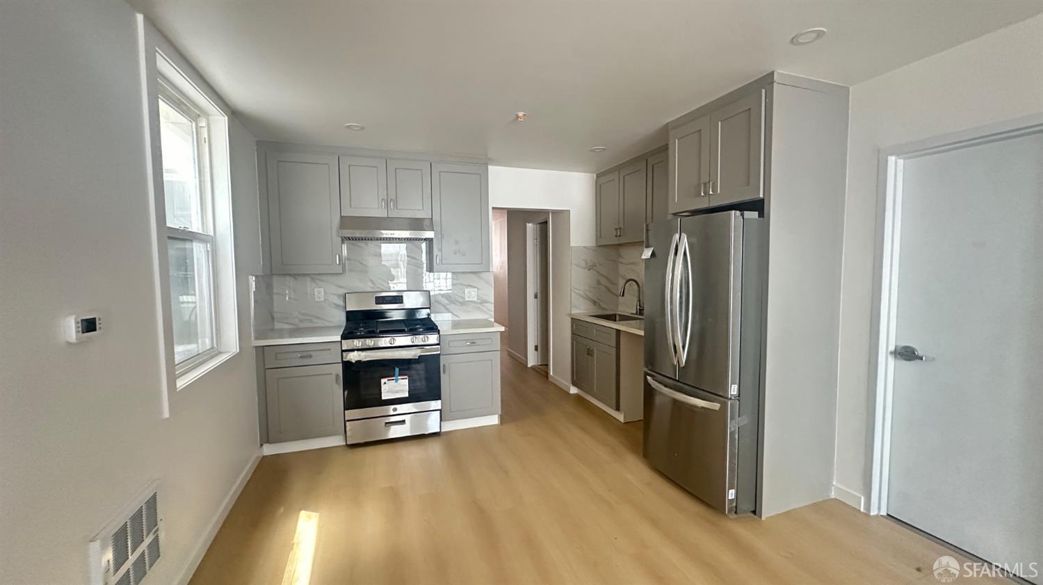 Property Photo: 1553 Leavenworth Street CA 94109