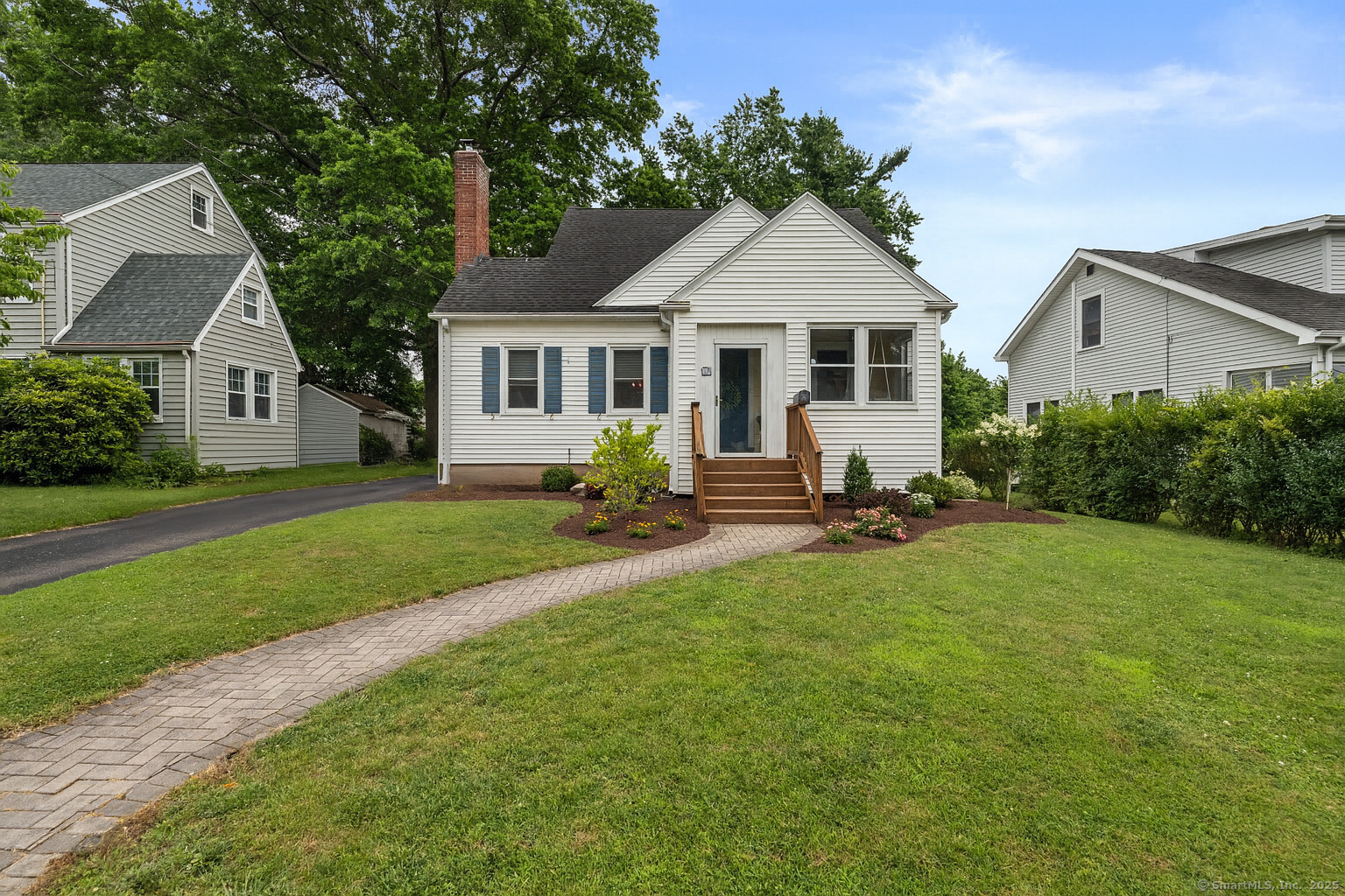 Property Photo:  39 Dartmouth Avenue  CT 06110 