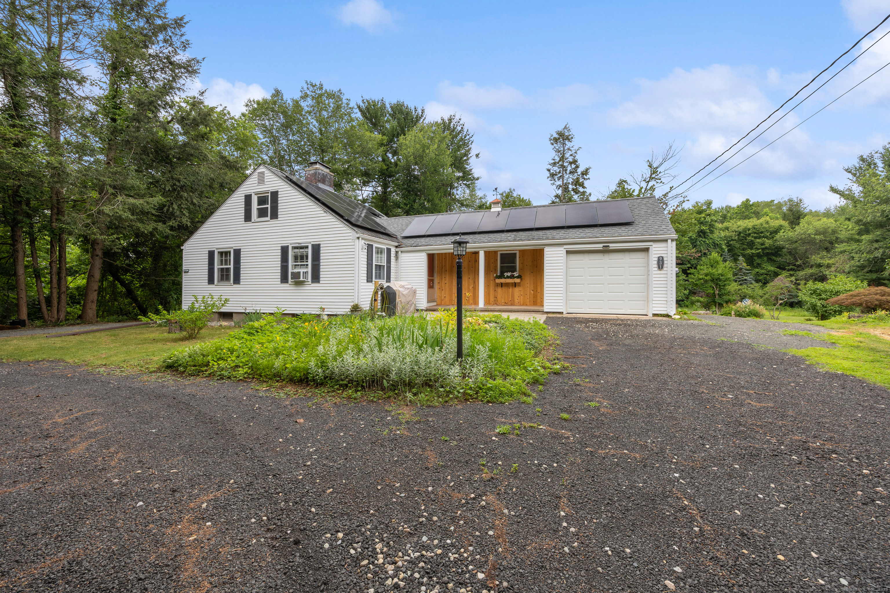Property Photo: 931 Chestnut Hill Road CT 06073