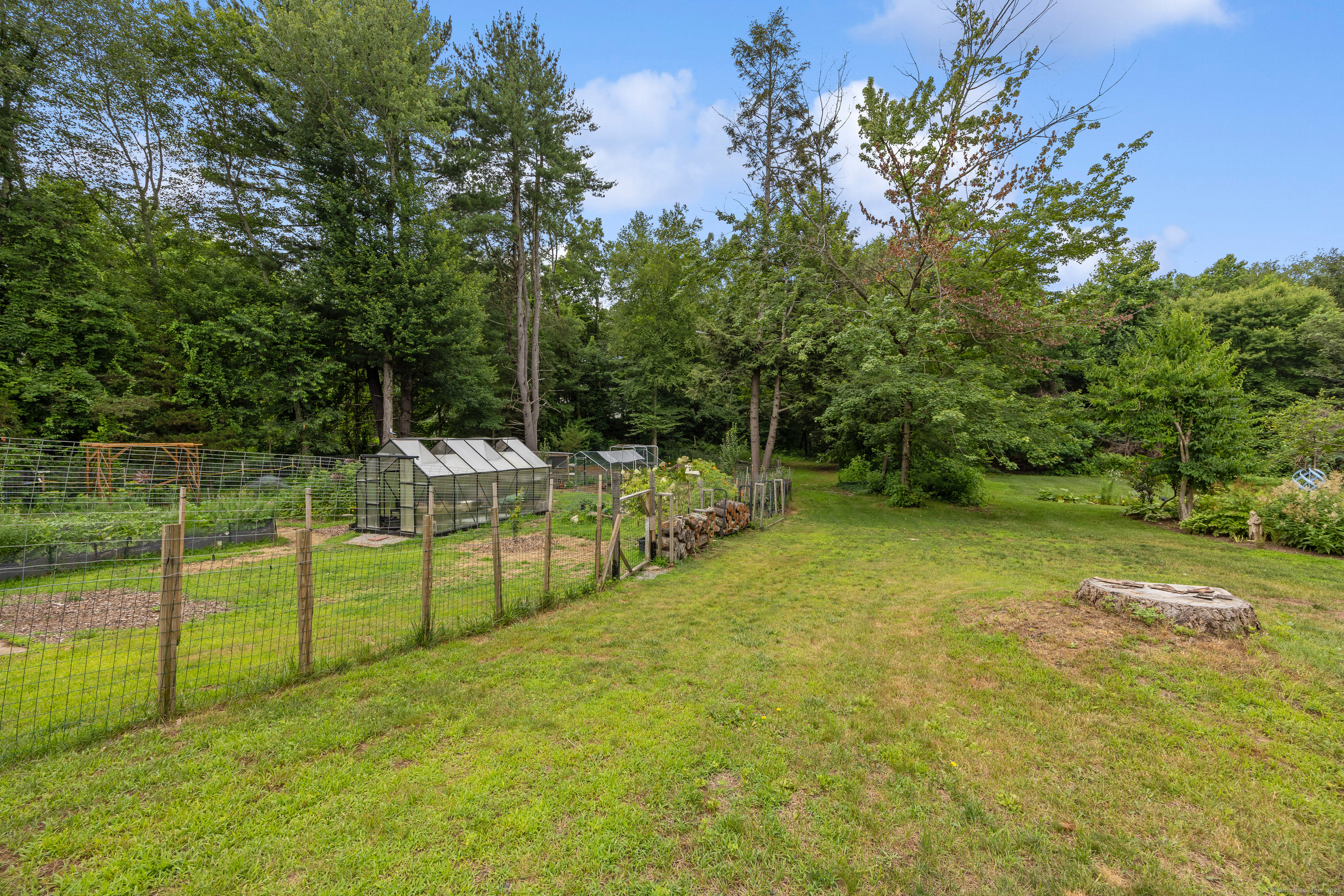 Property Photo: 931 Chestnut Hill Road CT 06073